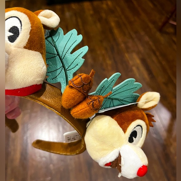 ✨ Disney Parks Loungefly Chip n Dale Fort Wilderness Minnie Mickey Ears ✨ NWT - Picture 3 of 10